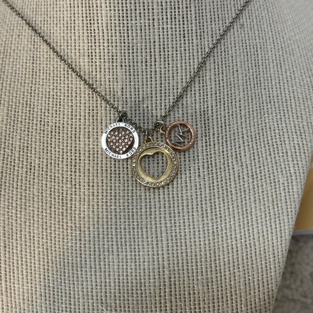 MICHAEL KORS FASHION TRI-TONE BRASS COMPONENTS NECKLACE - Picture 7 of 16